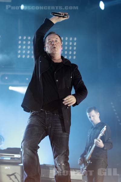 SIMPLE MINDS - 2010-09-11 - LA COURNEUVE - Parc Departemental - Grande Scene - 